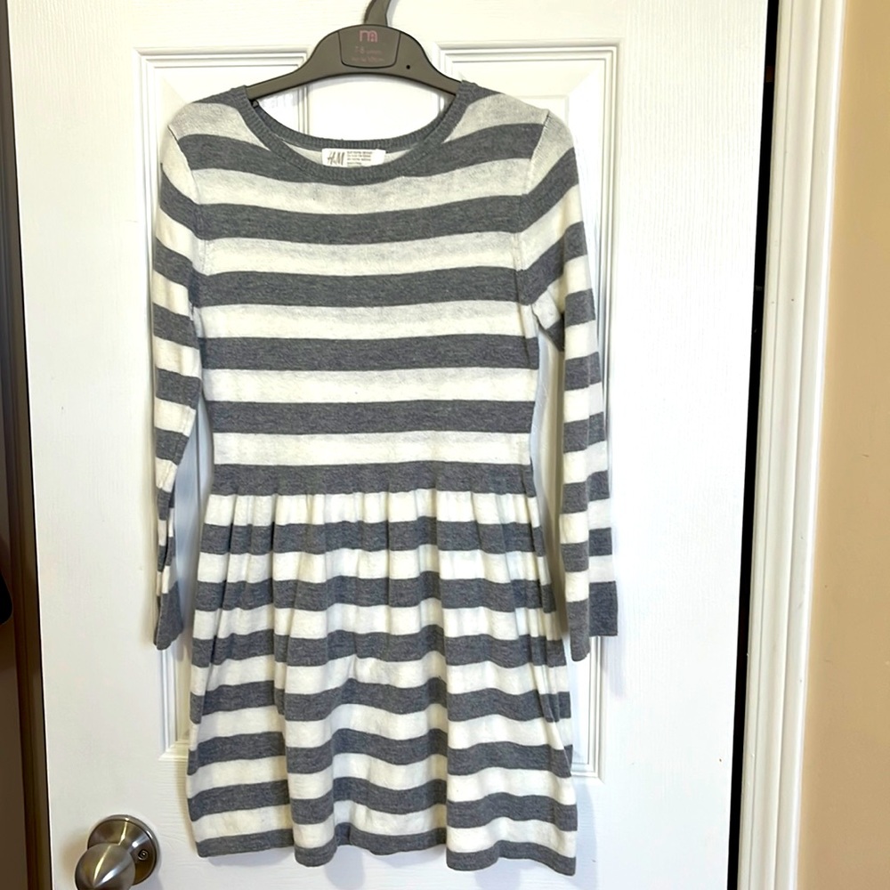 H&M girls dress size 4-6Y